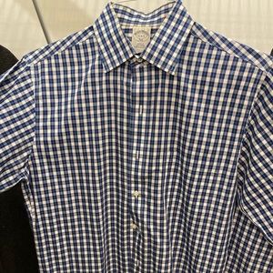 Mens Brooks Brothers sport shirt. Size 15 neck 34-35 sleeve